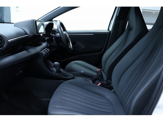 ヤリス Ｘ　アダプティブクルーズコントロール　オートハイビーム　オートエアコン　キーレスエントリー　レーンキープアシスト　パワステ　パワーウィンドウ　ＡＢＳ　エアバック　電動ミラー　スマートキー（23枚目）