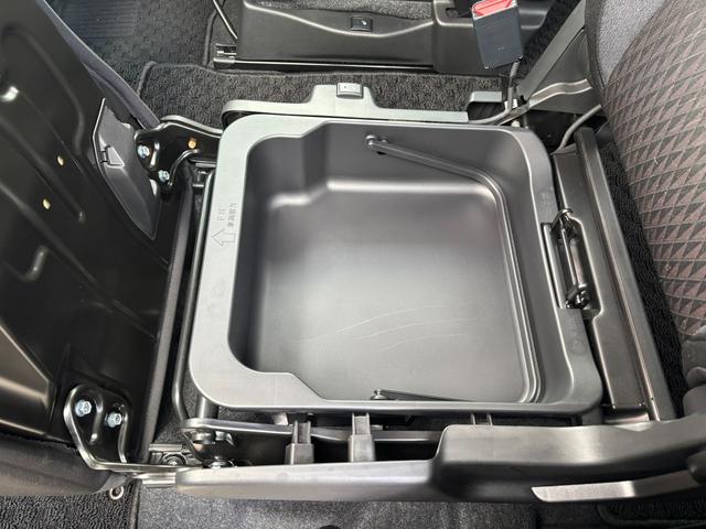 ソリオバンディット ハイブリッドＭＶ　純正８インチフルセグナビ　ＬＥＤヘッドライト　プッシュスタート　キーフリ―　クルーズコントロール　片側パワースライドドア　ステアリングリモコン　シートヒーター　スズキセーフティサポート（47枚目）