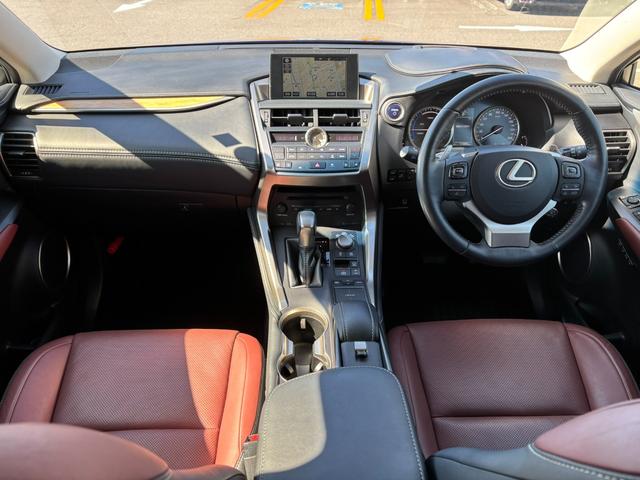 NX NX300h ワンオーナー LEDライト ムーンルーフ 純正フルセグTVナビ CD/DVD 全周囲カメラ ETC レザーシート シートヒーター&ベンチレーター BSM AAC Pバックドア プリクラッシュセーフティ(11枚目)