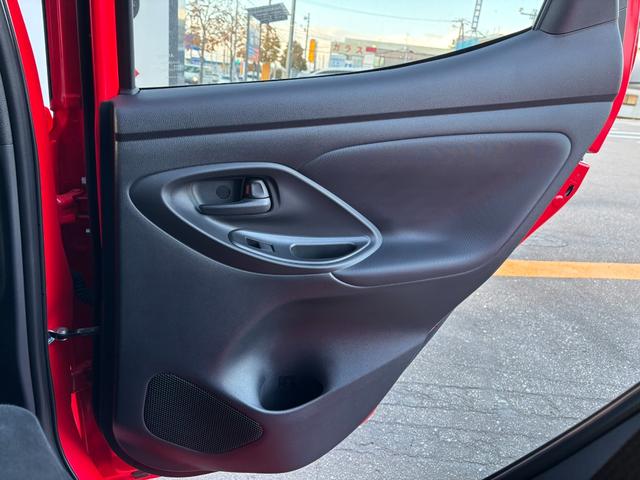 ヤリス Ｘ　ワンオーナー　純正ディスプレイオーディオ（スマホ連携）　寒冷地仕様　レーダークルーズコントロール　オートマチックハイビーム　プリクラッシュセーフティ　ＬＥＤヘッドライト　オートリトラミラー　スペアキー（54枚目）