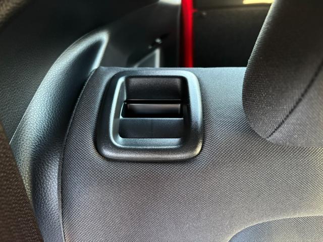 ヤリス Ｘ　ワンオーナー　純正ディスプレイオーディオ（スマホ連携）　寒冷地仕様　レーダークルーズコントロール　オートマチックハイビーム　プリクラッシュセーフティ　ＬＥＤヘッドライト　オートリトラミラー　スペアキー（56枚目）