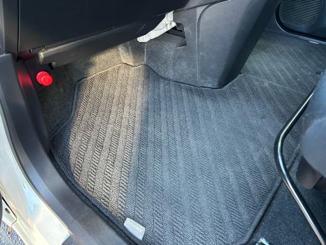 ルーミー G S KENWOOD9V型ナビ バックカメラ フルセグTV Bluetooth スマートアシスト クルーズコントロール ワイパーデアイサー 両側電動スライドドア 電動格納ミラー(31枚目)