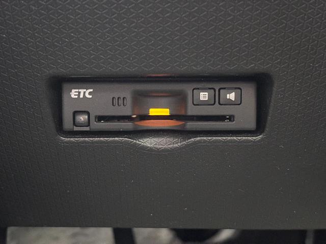 タント カスタムＲＳ　純正９型フルセグナビ　Ｂｌｕｅｔｏｏｔｈ　パノラマモニター　両側電動スライドドア　アダプティブクルーズコントロール　ロングスライドスイッチ　シートヒーター　純正ドラレコ　センターコンソール　ＥＴＣ（17枚目）