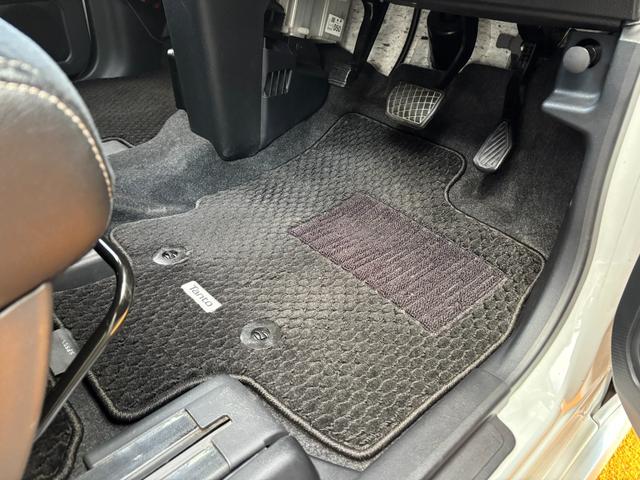 タント カスタムＲＳ　純正９型フルセグナビ　Ｂｌｕｅｔｏｏｔｈ　パノラマモニター　両側電動スライドドア　アダプティブクルーズコントロール　ロングスライドスイッチ　シートヒーター　純正ドラレコ　センターコンソール　ＥＴＣ（27枚目）