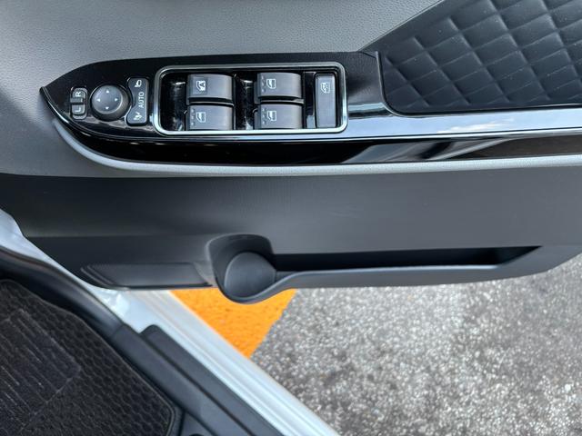 タント カスタムＲＳ　純正９型フルセグナビ　Ｂｌｕｅｔｏｏｔｈ　パノラマモニター　両側電動スライドドア　アダプティブクルーズコントロール　ロングスライドスイッチ　シートヒーター　純正ドラレコ　センターコンソール　ＥＴＣ（50枚目）