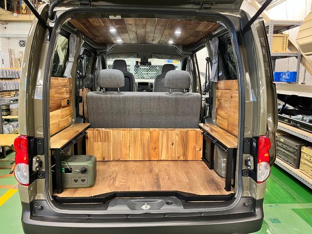 NV200バネットバン ゴードンミラー C01 オリジナルバンライフカスタム 天然木(アカシア) ベッド テーブル カーテン 5人乗り4ナンバー登録 4WD バネットバンDXベース(14枚目)