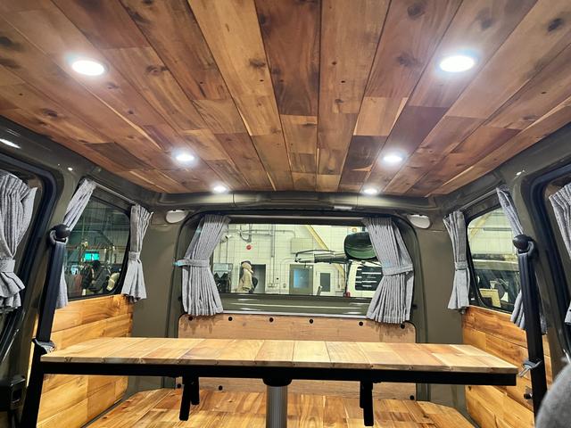 NV200バネットバン ゴードンミラー C01 オリジナルバンライフカスタム 天然木(アカシア) ベッド テーブル カーテン 5人乗り4ナンバー登録 4WD バネットバンDXベース(19枚目)
