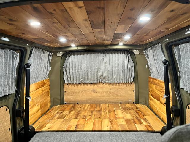 NV200バネットバン ゴードンミラー C01 オリジナルバンライフカスタム 天然木(アカシア) ベッド テーブル カーテン 5人乗り4ナンバー登録 4WD バネットバンDXベース(21枚目)