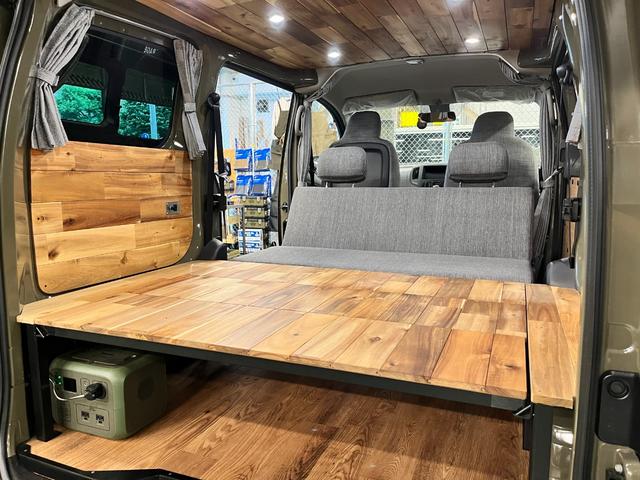 NV200バネットバン ゴードンミラー C01 オリジナルバンライフカスタム 天然木(アカシア) ベッド テーブル カーテン 5人乗り4ナンバー登録 4WD バネットバンDXベース(22枚目)