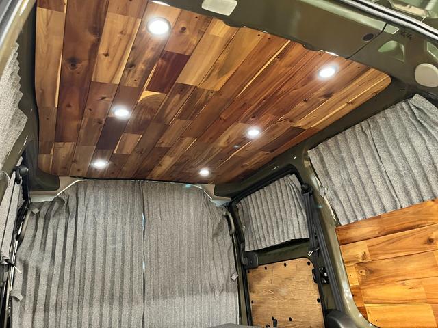 NV200バネットバン ゴードンミラー C01 オリジナルバンライフカスタム 天然木(アカシア) ベッド テーブル カーテン 5人乗り4ナンバー登録 4WD バネットバンDXベース(25枚目)