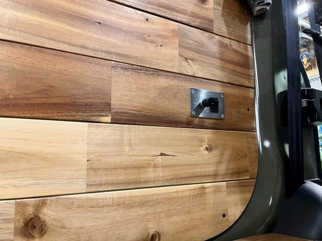 NV200バネットバン ゴードンミラー C01 オリジナルバンライフカスタム 天然木(アカシア) ベッド テーブル カーテン 5人乗り4ナンバー登録 4WD バネットバンDXベース(26枚目)