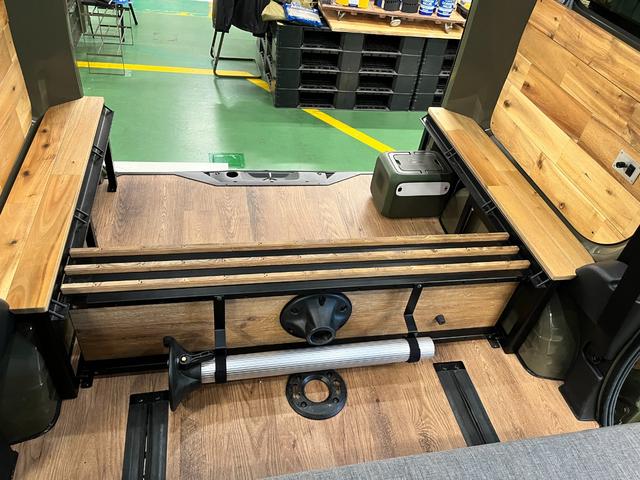 NV200バネットバン ゴードンミラー C01 オリジナルバンライフカスタム 天然木(アカシア) ベッド テーブル カーテン 5人乗り4ナンバー登録 4WD バネットバンDXベース(29枚目)