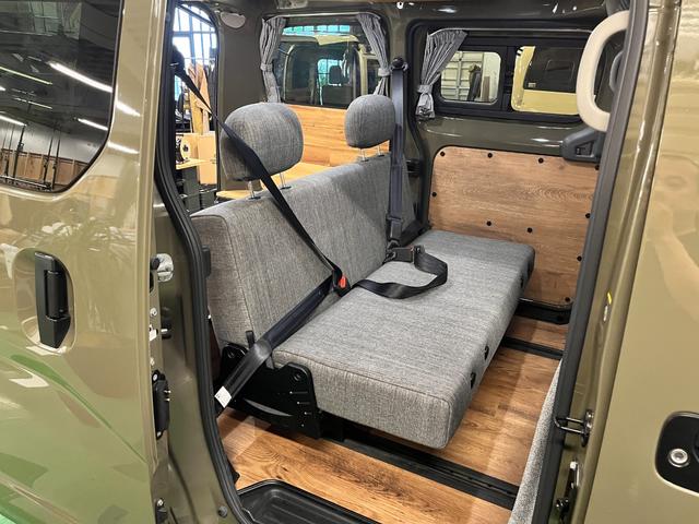 NV200バネットバン ゴードンミラー C01 オリジナルバンライフカスタム 天然木(アカシア) ベッド テーブル カーテン 5人乗り4ナンバー登録 4WD バネットバンDXベース(37枚目)