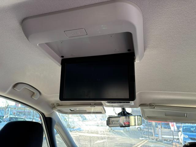 セレナ 純正ナビ 純正フリップダウンモニター アラウンドビューモニター プロパイロット 両側パワースライドドア レーダークルーズコントロール デジタルインナーミラー エマージェンシーブレーキ コーナーセンサー(8枚目)