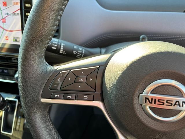 セレナ 純正ナビ 純正フリップダウンモニター アラウンドビューモニター プロパイロット 両側パワースライドドア レーダークルーズコントロール デジタルインナーミラー エマージェンシーブレーキ コーナーセンサー(17枚目)