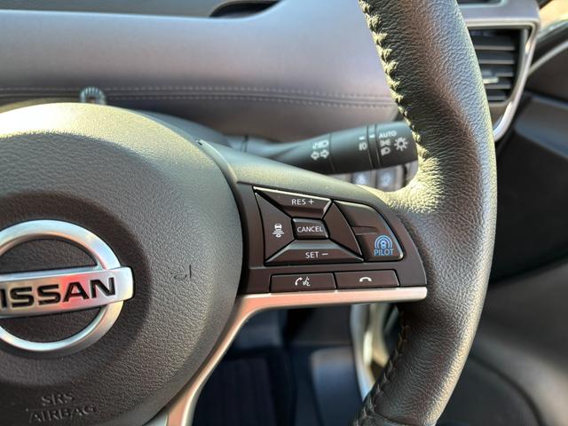 セレナ 純正ナビ 純正フリップダウンモニター アラウンドビューモニター プロパイロット 両側パワースライドドア レーダークルーズコントロール デジタルインナーミラー エマージェンシーブレーキ コーナーセンサー(18枚目)