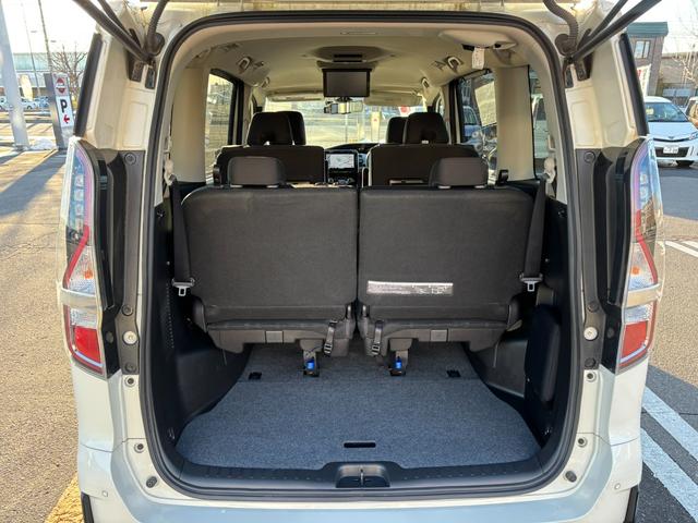 セレナ 純正ナビ 純正フリップダウンモニター アラウンドビューモニター プロパイロット 両側パワースライドドア レーダークルーズコントロール デジタルインナーミラー エマージェンシーブレーキ コーナーセンサー(42枚目)