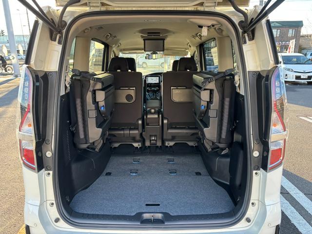 セレナ 純正ナビ 純正フリップダウンモニター アラウンドビューモニター プロパイロット 両側パワースライドドア レーダークルーズコントロール デジタルインナーミラー エマージェンシーブレーキ コーナーセンサー(43枚目)