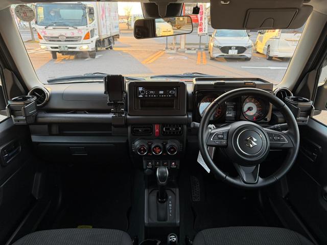 ジムニー ＸＣ　ワンオーナー　パートタイム４ＷＤ　ブレーキＬＳＤ　ヒルディセントコントロール　衝突軽減ブレーキ　車線逸脱警報　シートヒーター　１ＤＩＮ／ＣＤデッキＢｌｕｅｔｏｏｔｈ接続　ＬＥＤヘッドライト　ＥＴＣ（4枚目）