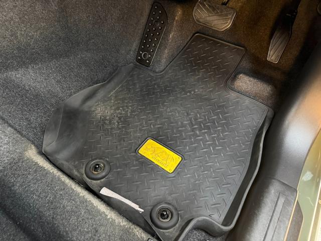 ジムニー ＸＣ　ワンオーナー　パートタイム４ＷＤ　ブレーキＬＳＤ　ヒルディセントコントロール　衝突軽減ブレーキ　車線逸脱警報　シートヒーター　１ＤＩＮ／ＣＤデッキＢｌｕｅｔｏｏｔｈ接続　ＬＥＤヘッドライト　ＥＴＣ（29枚目）