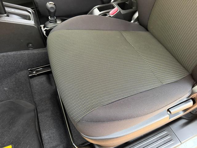 ジムニー ＸＣ　ワンオーナー　パートタイム４ＷＤ　ブレーキＬＳＤ　ヒルディセントコントロール　衝突軽減ブレーキ　車線逸脱警報　シートヒーター　１ＤＩＮ／ＣＤデッキＢｌｕｅｔｏｏｔｈ接続　ＬＥＤヘッドライト　ＥＴＣ（31枚目）