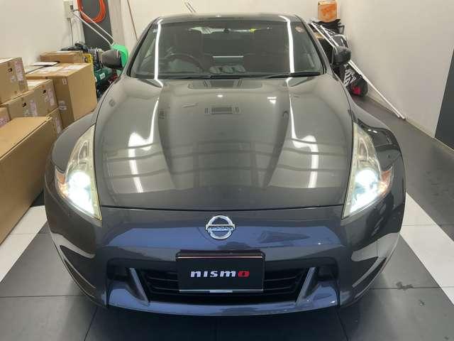 フェアレディＺ ３．７　４０ｔｈアニバーサリー　６速マニュアル　サイドエアバック　ＡＢＳ　アルミホイール　パワーステアリング　ナビ　ＥＴＣ　インテリキー　ＨＤＤナビ（8枚目）