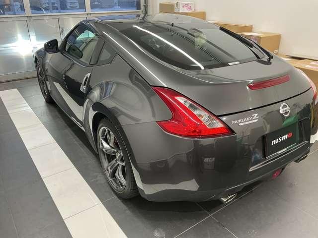 フェアレディＺ ３．７　４０ｔｈアニバーサリー　６速マニュアル　サイドエアバック　ＡＢＳ　アルミホイール　パワーステアリング　ナビ　ＥＴＣ　インテリキー　ＨＤＤナビ（12枚目）