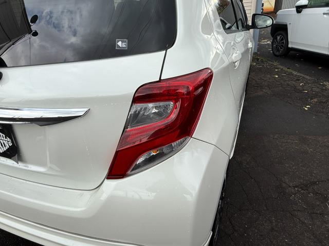 ヴィッツ F TRDスポーツパッケージ 4WD 純正ナビ Bカメラ スマートキーEgスターター ETC LEDヘッドライト フォグランプ(20枚目)