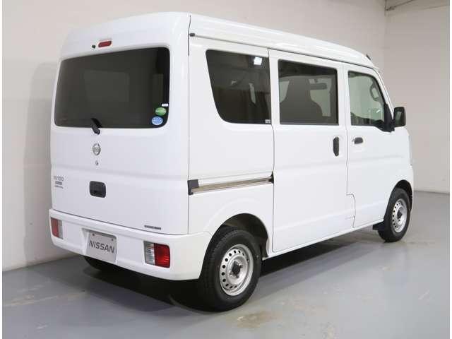 NV100クリッパーバン DX 660 DX ハイルーフ 4WD エアコン パワステ キ-レス プライバシーガラス 寒冷地仕様 衝突安全ボディ ワンオーナー エアバッグ ABS(5枚目)