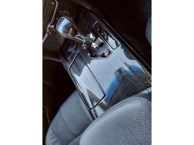 クラウンハイブリッド アスリートＧ　Ｆｏｕｒ　本州仕入　純正ＨＤＤナビフルセグテレビ　バックカメラ　本革シート　シートヒーター　クルーズコントロール　リアサンシェード　ＨＩＤ　アイドリングストップ　スマートキー　パワーシート　メモリーシート（21枚目）