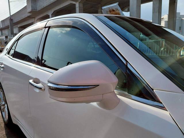 クラウンハイブリッド アスリートＧ　Ｆｏｕｒ　本州仕入　純正ＨＤＤナビフルセグテレビ　バックカメラ　本革シート　シートヒーター　クルーズコントロール　リアサンシェード　ＨＩＤ　アイドリングストップ　スマートキー　パワーシート　メモリーシート（28枚目）