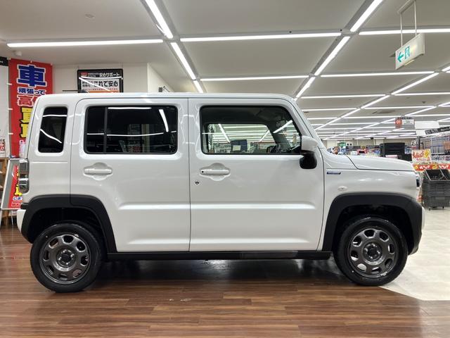 ハスラー ハイブリッドＧ　届出済未使用車　セーフティサポート　デュアルカメラブレーキサポート　アダプティブクルーズコントロール　誤発進抑制機能　ＬＥＤヘッドライト　カーキインパネ　メッキグリル　両側シートヒーター　フロアマット（4枚目）