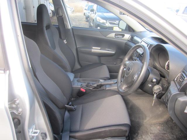 インプレッサ Ｓ－ＧＴ　スポーツパッケージ　４ＷＤ　ＨＤＤナビ　地デジテレビ　ＤＶＤ再生　ドライブレコーダー　ＥＴＣ　クルーズコントロール　ＨＩＤライト　ターボ　キーレス　アルミホイール（14枚目）