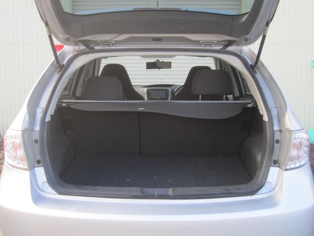 インプレッサ Ｓ－ＧＴ　スポーツパッケージ　４ＷＤ　ＨＤＤナビ　地デジテレビ　ＤＶＤ再生　ドライブレコーダー　ＥＴＣ　クルーズコントロール　ＨＩＤライト　ターボ　キーレス　アルミホイール（18枚目）