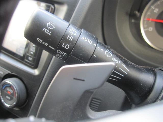 フォレスター ２．０ｉ－Ｌ　アイサイト　４ＷＤ　純正ナビ　地デジテレビ　ＤＶＤ再生　ブルートゥース　バックカメラ　ドライブレコーダー　プッシュスタート　ＥＴＣ　ＨＩＤライト　サンルーフ　クルーズコントロール　シートヒーター　バドルシフト（9枚目）