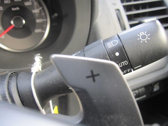 フォレスター ２．０ｉ－Ｌ　アイサイト　４ＷＤ　純正ナビ　地デジテレビ　ＤＶＤ再生　ブルートゥース　バックカメラ　ドライブレコーダー　プッシュスタート　ＥＴＣ　ＨＩＤライト　サンルーフ　クルーズコントロール　シートヒーター　バドルシフト（10枚目）