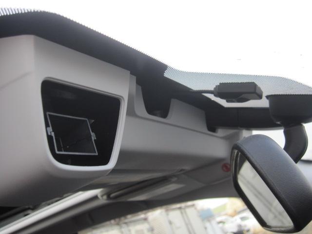 フォレスター ２．０ｉ－Ｌ　アイサイト　４ＷＤ　純正ナビ　地デジテレビ　ＤＶＤ再生　ブルートゥース　バックカメラ　ドライブレコーダー　プッシュスタート　ＥＴＣ　ＨＩＤライト　サンルーフ　クルーズコントロール　シートヒーター　バドルシフト（17枚目）