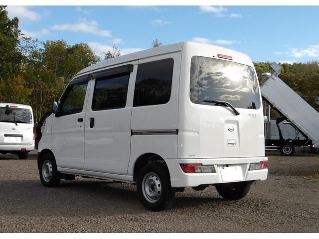 ハイゼットカーゴ DX SAIII LEDヘッドライト オ-トライト キ-レスエントリー パワ-ウインドウ エアコン CDチュ-ナ- Wエアバック パートタイム4WD 社外バックモニタ-(7枚目)