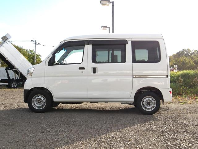 ハイゼットカーゴ DX SAIII LEDヘッドライト オ-トライト キ-レスエントリー パワ-ウインドウ エアコン CDチュ-ナ- Wエアバック パートタイム4WD 社外バックモニタ-(8枚目)