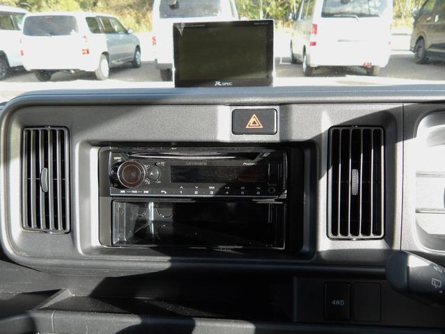 ハイゼットカーゴ DX SAIII LEDヘッドライト オ-トライト キ-レスエントリー パワ-ウインドウ エアコン CDチュ-ナ- Wエアバック パートタイム4WD 社外バックモニタ-(20枚目)