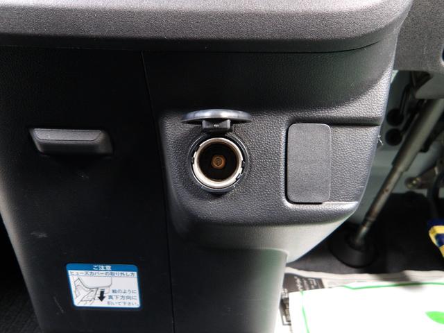 ハイゼットカーゴ DX SAIII LEDヘッドライト オ-トライト キ-レスエントリー パワ-ウインドウ エアコン CDチュ-ナ- Wエアバック パートタイム4WD 社外バックモニタ-(24枚目)