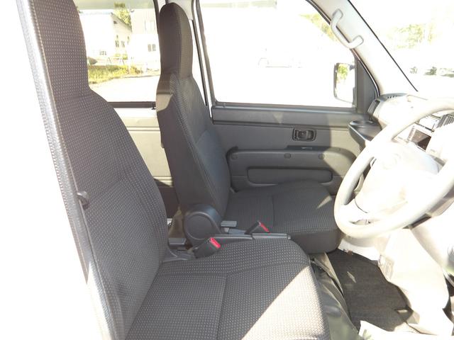 ハイゼットカーゴ DX SAIII LEDヘッドライト オ-トライト キ-レスエントリー パワ-ウインドウ エアコン CDチュ-ナ- Wエアバック パートタイム4WD 社外バックモニタ-(31枚目)