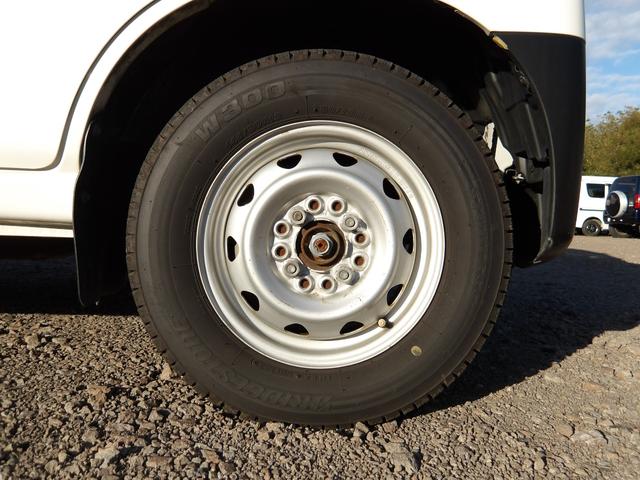 ハイゼットカーゴ DX SAIII LEDヘッドライト オ-トライト キ-レスエントリー パワ-ウインドウ エアコン CDチュ-ナ- Wエアバック パートタイム4WD 社外バックモニタ-(60枚目)