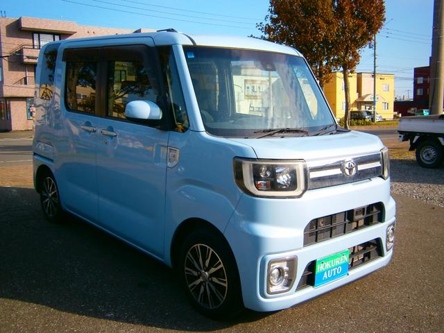 ピクシスメガ Ｇターボ　ＳＡＩＩ　４ＷＤ　ベンチシート　オートエアコン　ＬＥＤヘッドランプ　アイドリングストップ　イモビライザー　スマートキー　ＡＢＳ　横滑防止装置　キーレスエントリー　フルセグ　フルフラット　ＳＤ（3枚目）