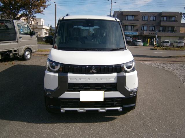 デリカミニ Ｔ　プレミアム　フルタイム４ＷＤ　寒冷地　衝突軽減装置　オートハイビーム　ＬＫＡ　全周カメラ　ＡＳ＆Ｇ　エアコン　バックモニター　サイドカメラ　ＬＥＤヘッド　Ａライト　キーフリー　フロントカメラ　ＡＢＳ　ベンチシート（2枚目）