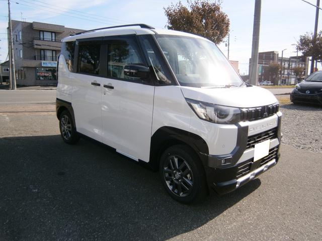 デリカミニ Ｔ　プレミアム　フルタイム４ＷＤ　寒冷地　衝突軽減装置　オートハイビーム　ＬＫＡ　全周カメラ　ＡＳ＆Ｇ　エアコン　バックモニター　サイドカメラ　ＬＥＤヘッド　Ａライト　キーフリー　フロントカメラ　ＡＢＳ　ベンチシート（3枚目）