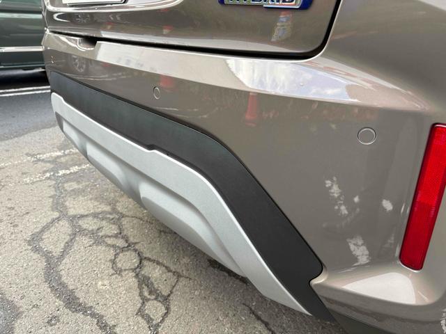 フロンクス ベースグレード　４ＷＤ　全周囲カメラ　クリアランスソナー　オートクルーズコントロール　レーンアシスト　衝突被害軽減システム　ナビ　オートライト　ＬＥＤヘッドランプ　アルミホイール　スマートキー　アイドリングストップ（12枚目）
