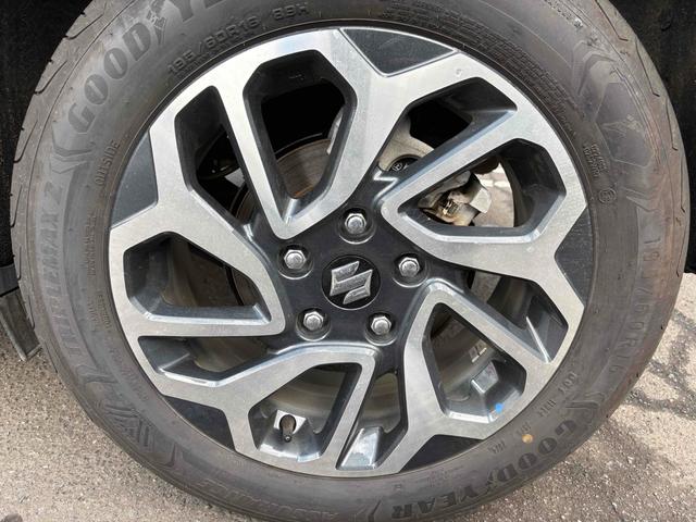 フロンクス ベースグレード　４ＷＤ　全周囲カメラ　クリアランスソナー　オートクルーズコントロール　レーンアシスト　衝突被害軽減システム　ナビ　オートライト　ＬＥＤヘッドランプ　アルミホイール　スマートキー　アイドリングストップ（21枚目）