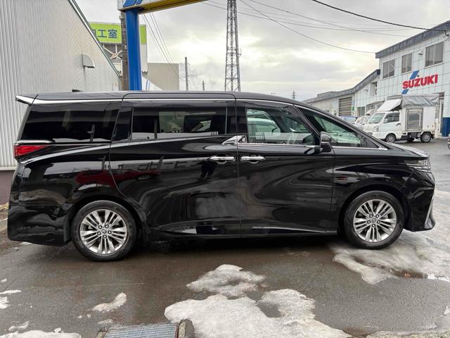 アルファードハイブリッド Ｚ　４ＷＤ　ドライブレコーダー　全周囲カメラ　ナビ　クリアランスソナー　オートクルーズコントロール　レーンアシスト　衝突被害軽減システム　両側電動スライドドア　オートマチックハイビーム　オートライト（4枚目）