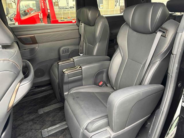 アルファードハイブリッド Ｚ　４ＷＤ　ドライブレコーダー　全周囲カメラ　ナビ　クリアランスソナー　オートクルーズコントロール　レーンアシスト　衝突被害軽減システム　両側電動スライドドア　オートマチックハイビーム　オートライト（31枚目）